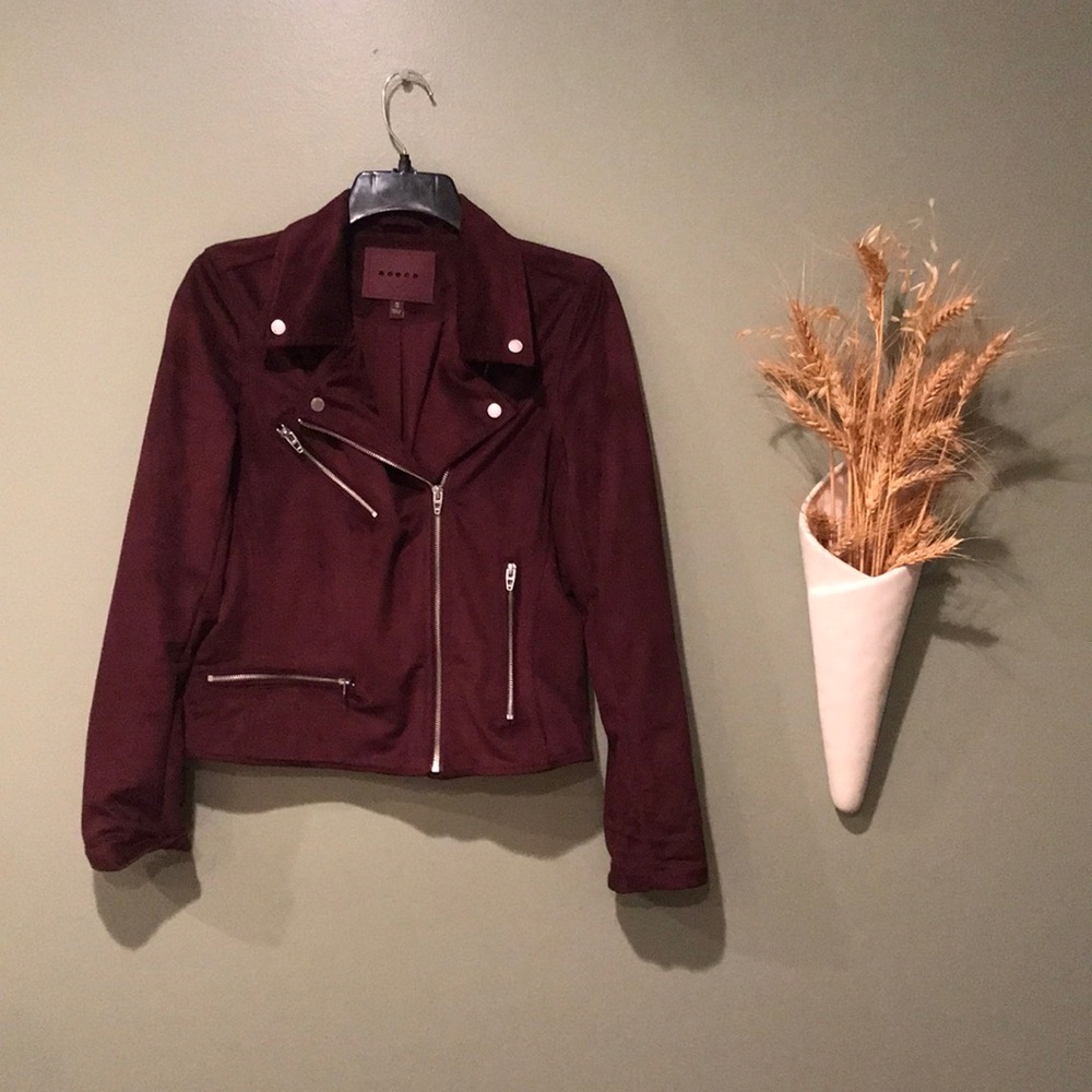 BlankNYC Burgundy Microfiber Moto Jacket S. 3 Zippered Pockets. Zipper At Wrists